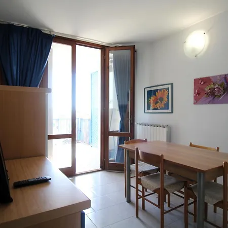 Apartman Orsa Maggiore 15 S